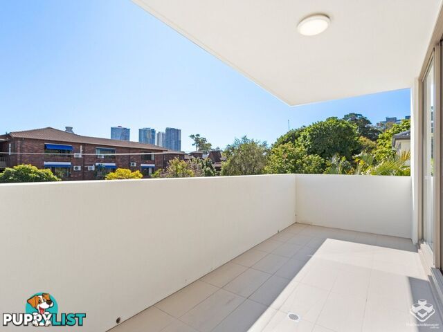 ID:21153726 5 Chester Terrace Southport QLD 4215