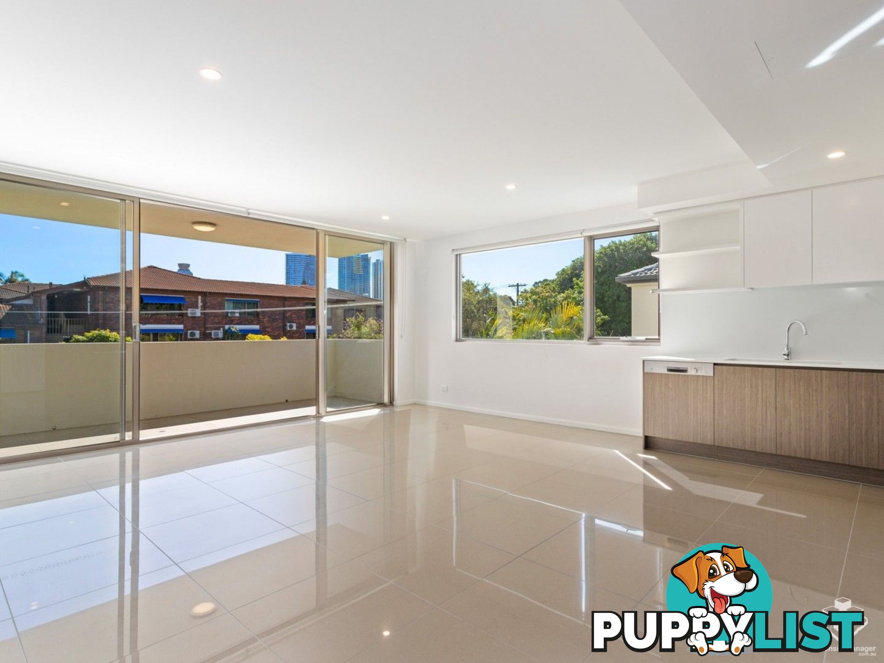 ID:21153726 5 Chester Terrace Southport QLD 4215