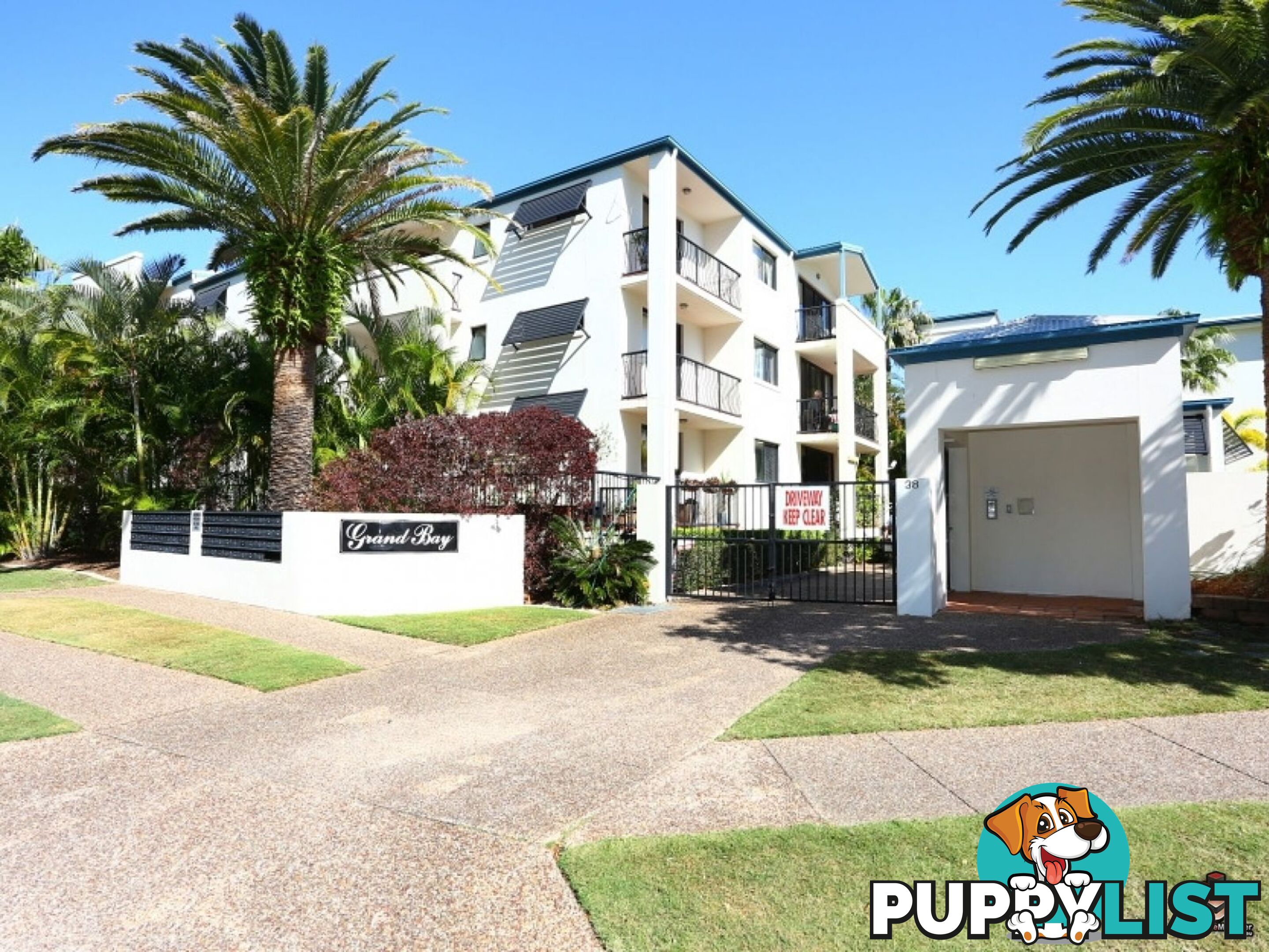 38 Labrador Street Labrador QLD 4215