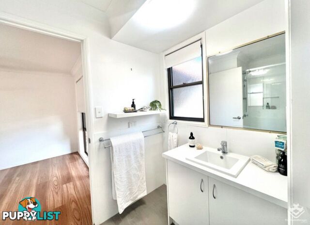 31/172 Barrier Reef Drive Mermaid Waters QLD 4218