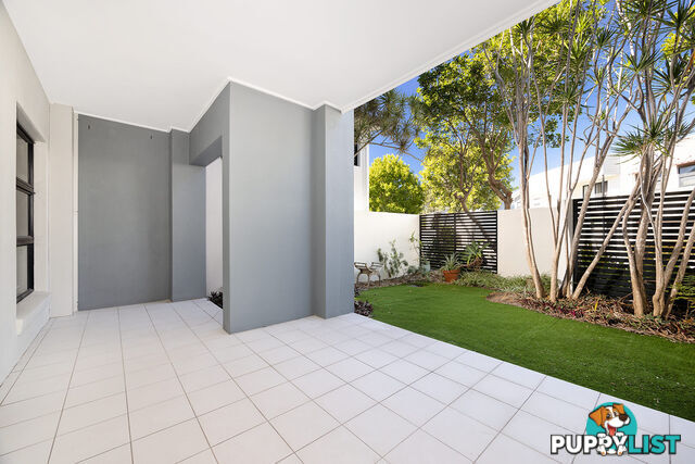 2 / 16 Surbiton Court Carindale QLD 4152