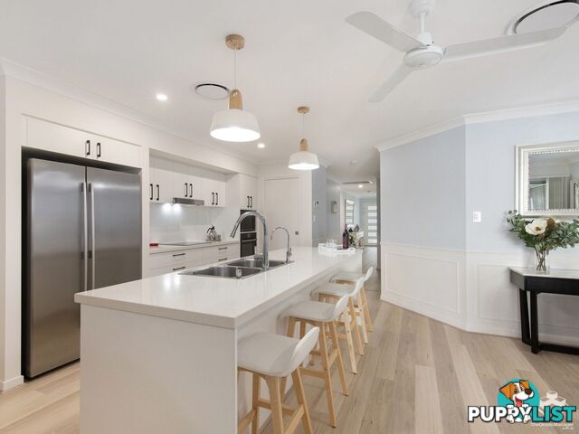 8 Field Street Helensvale QLD 4212