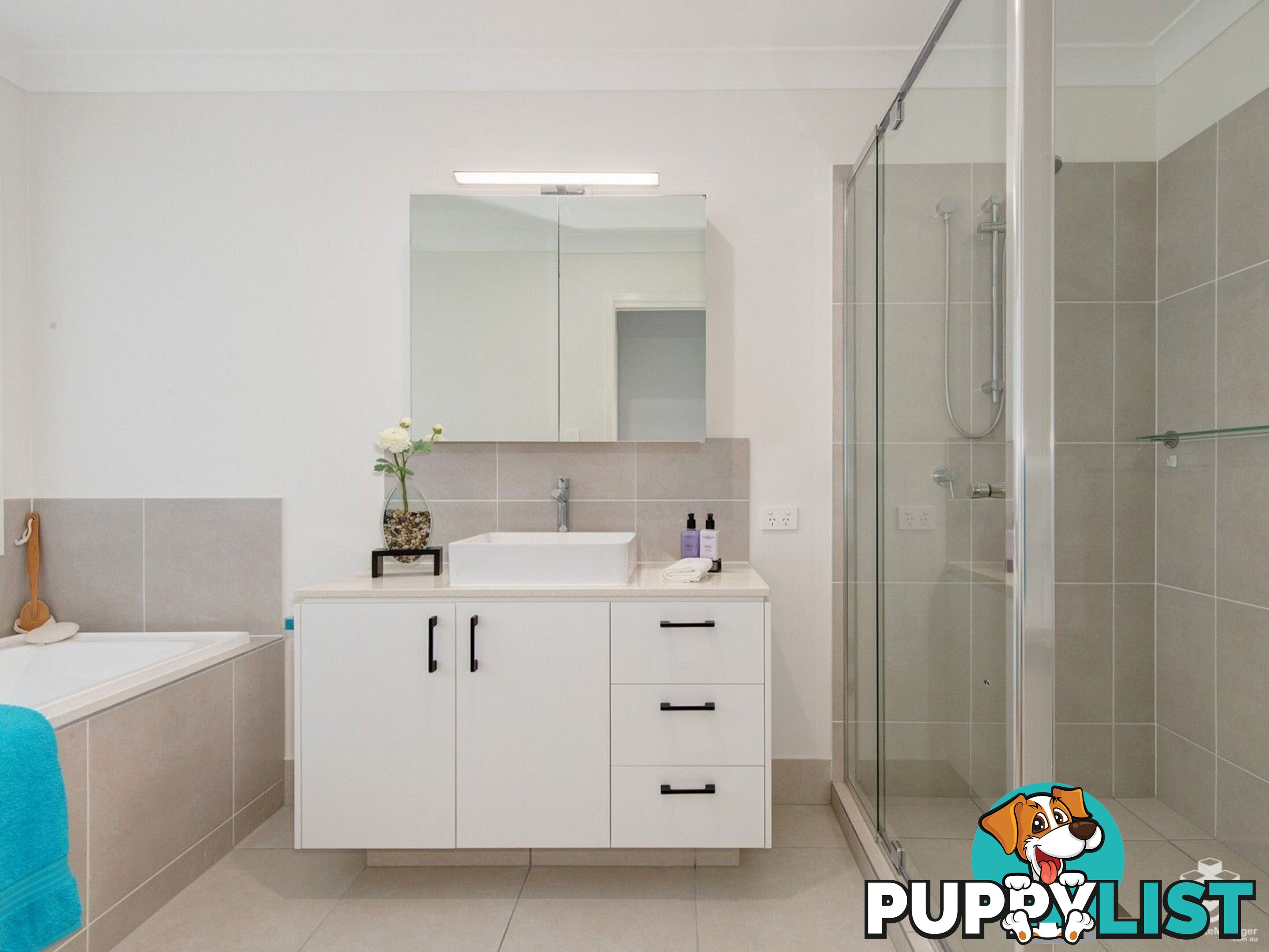 8 Field Street Helensvale QLD 4212