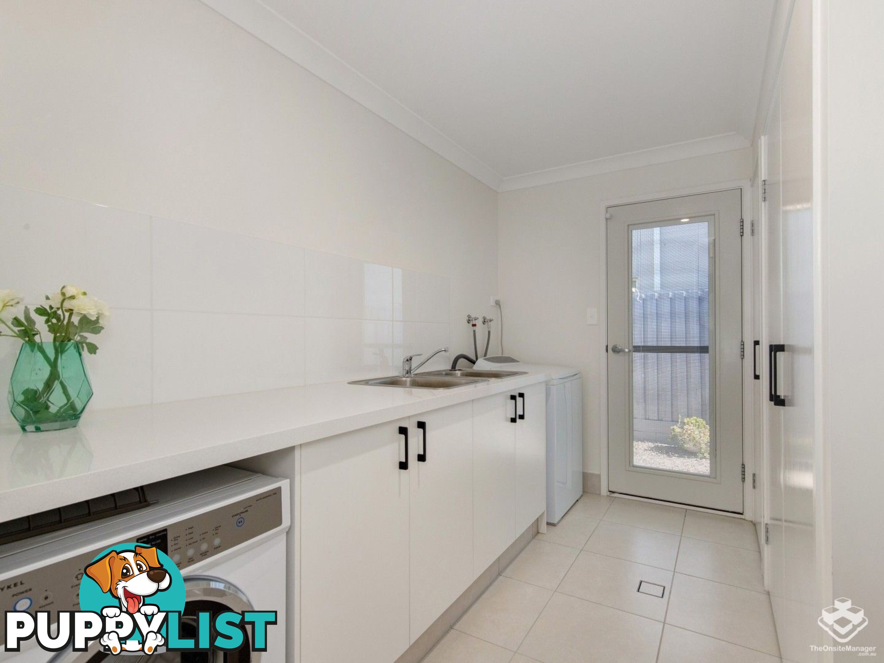 8 Field Street Helensvale QLD 4212
