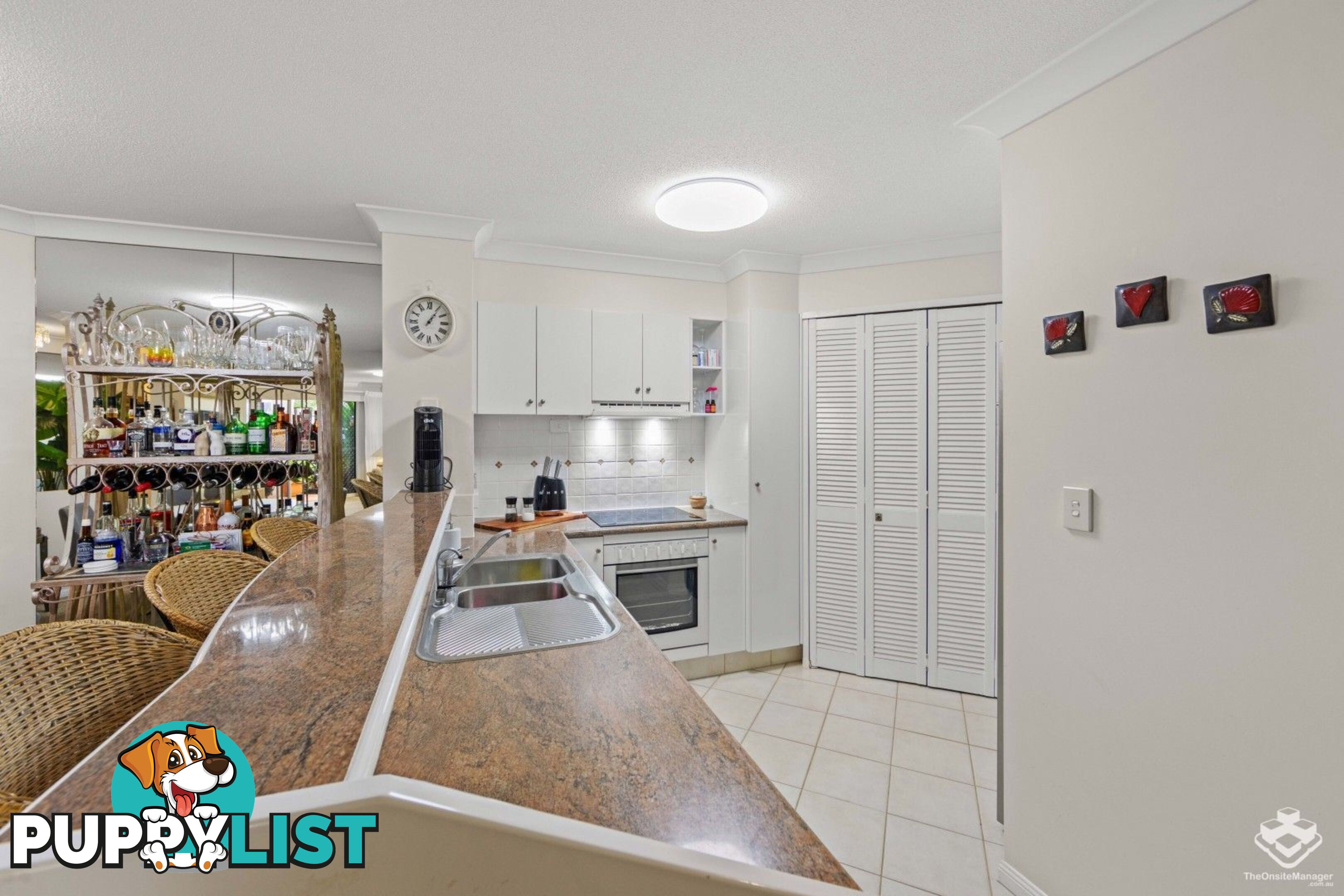 ID:21154943 100 Cotlew Street East Southport QLD 4215
