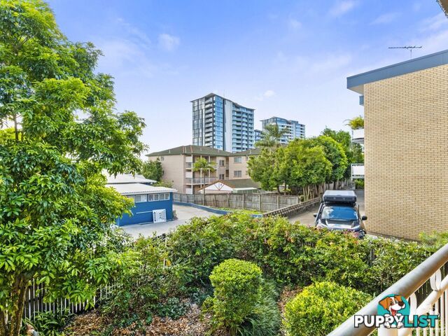 4/10 Macaulay Street Coorparoo QLD 4151