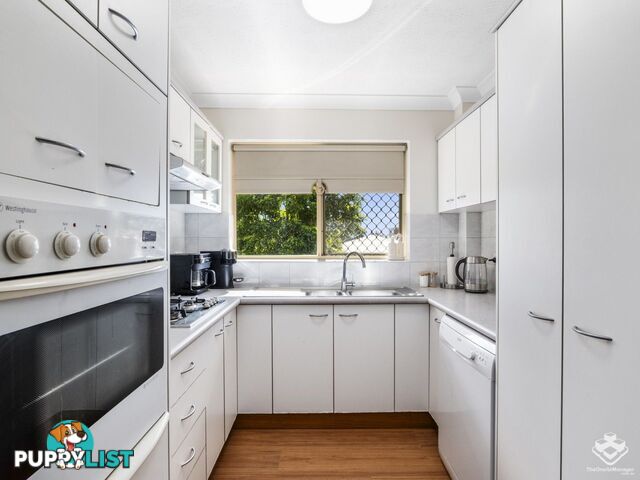 4/10 Macaulay Street Coorparoo QLD 4151