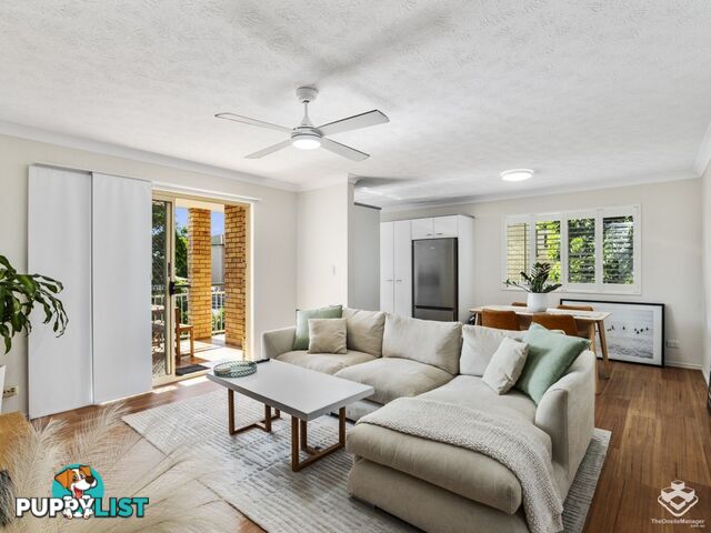 4/10 Macaulay Street Coorparoo QLD 4151