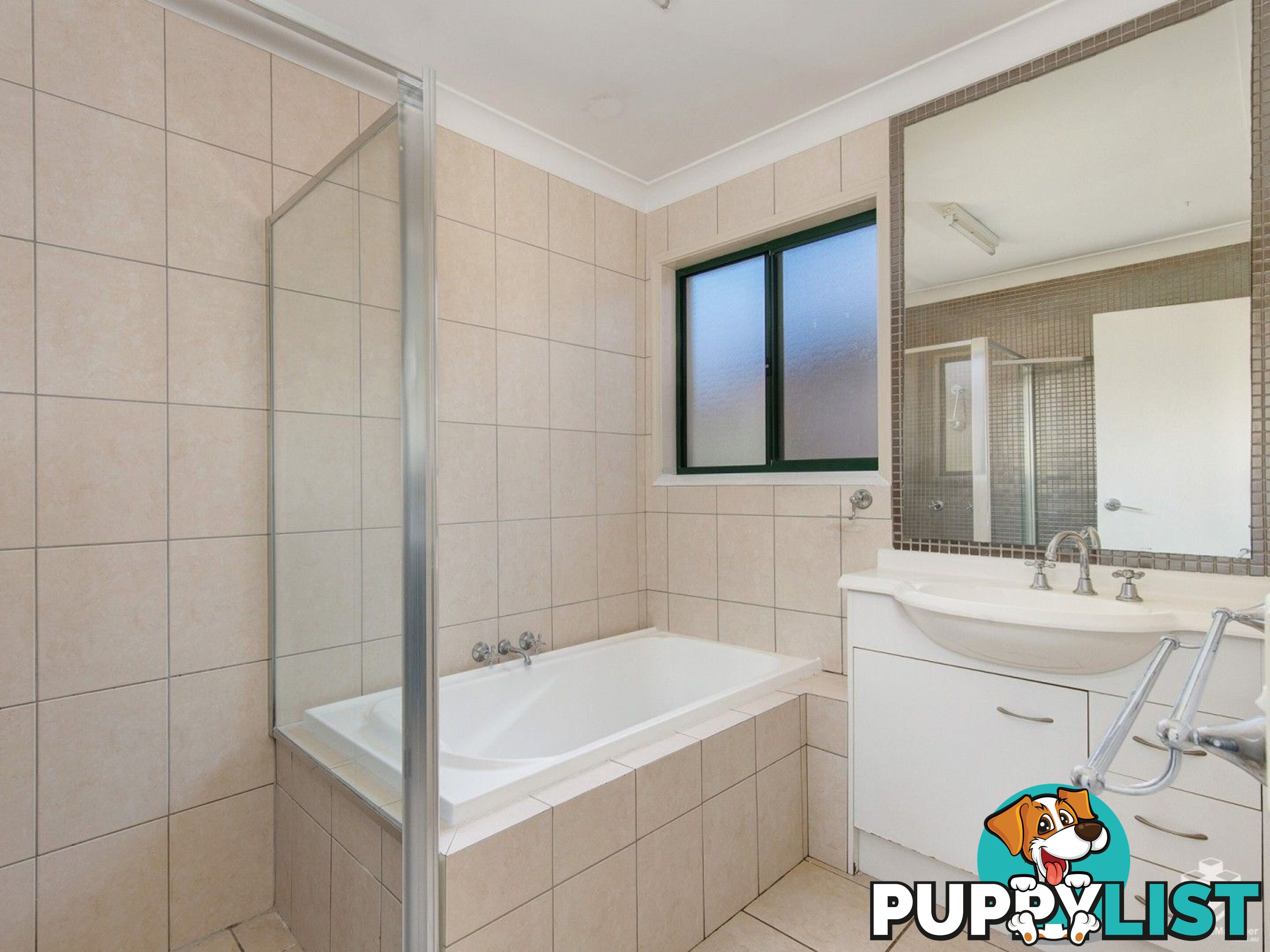 4 Harrow Place Arundel QLD 4214