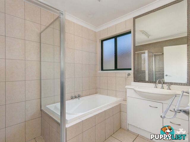 4 Harrow Place Arundel QLD 4214