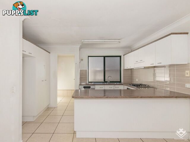 4 Harrow Place Arundel QLD 4214