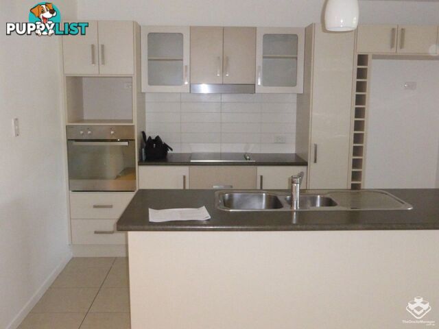 ID:21141626 6-24 Henry Street West End QLD 4810