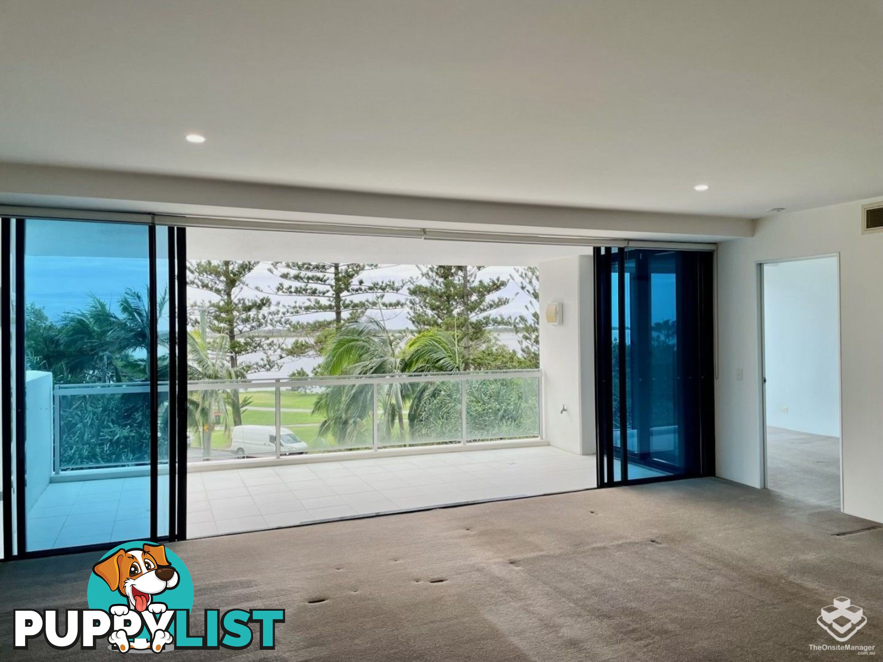 ID:21152117 230 Marine Parade Labrador QLD 4215