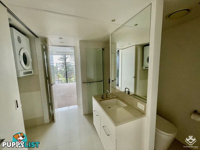 ID:21152117 230 Marine Parade Labrador QLD 4215