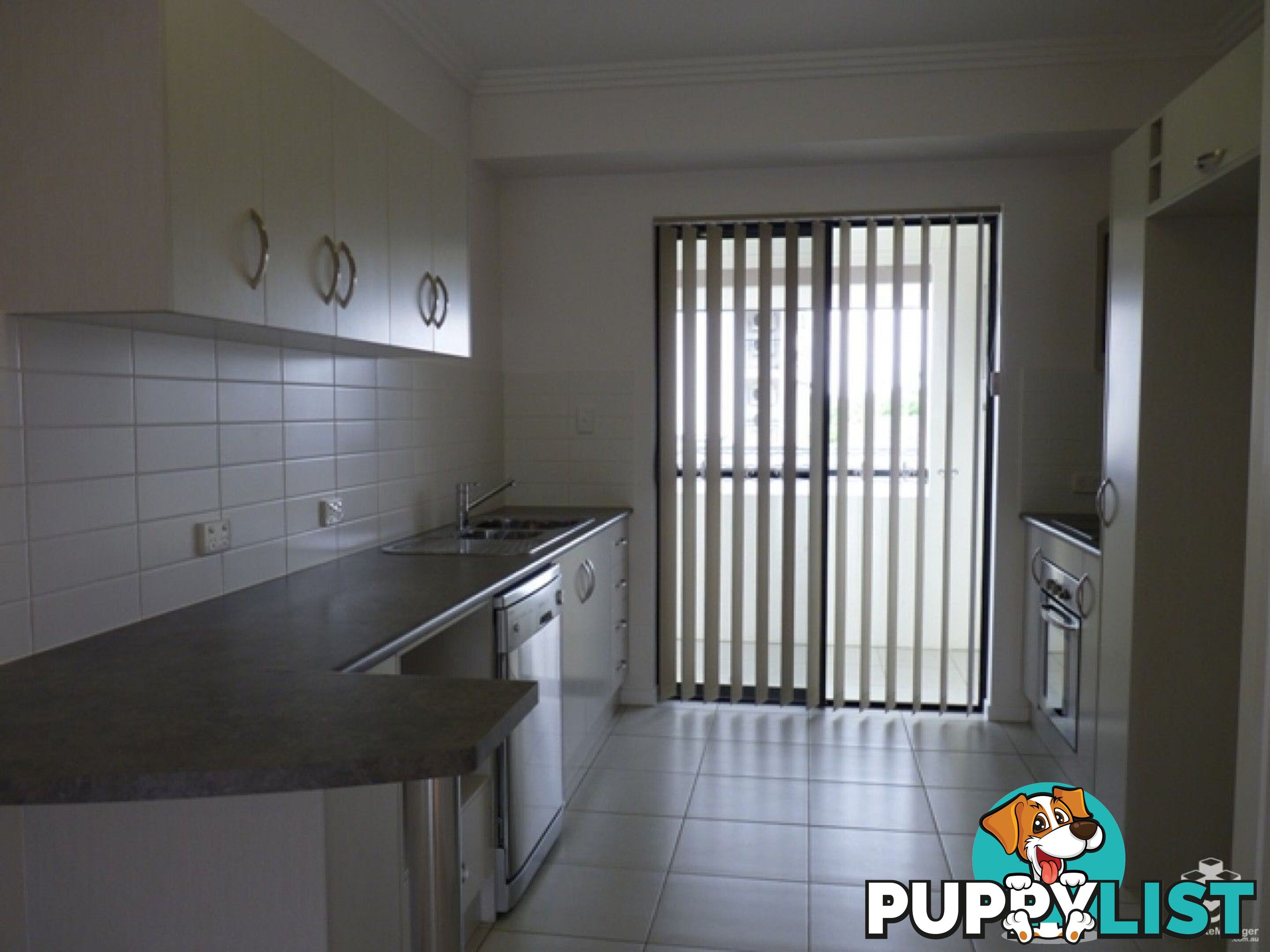 ID:21144090 6-24 Henry Street West End QLD 4810