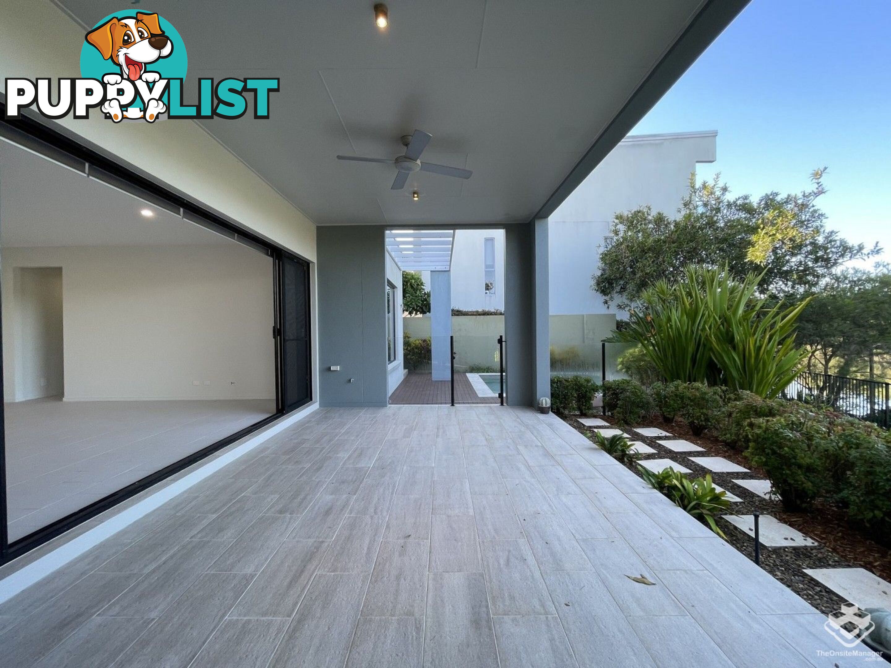 5034 EMERALD ISLAND DRIVE Carrara QLD 4211