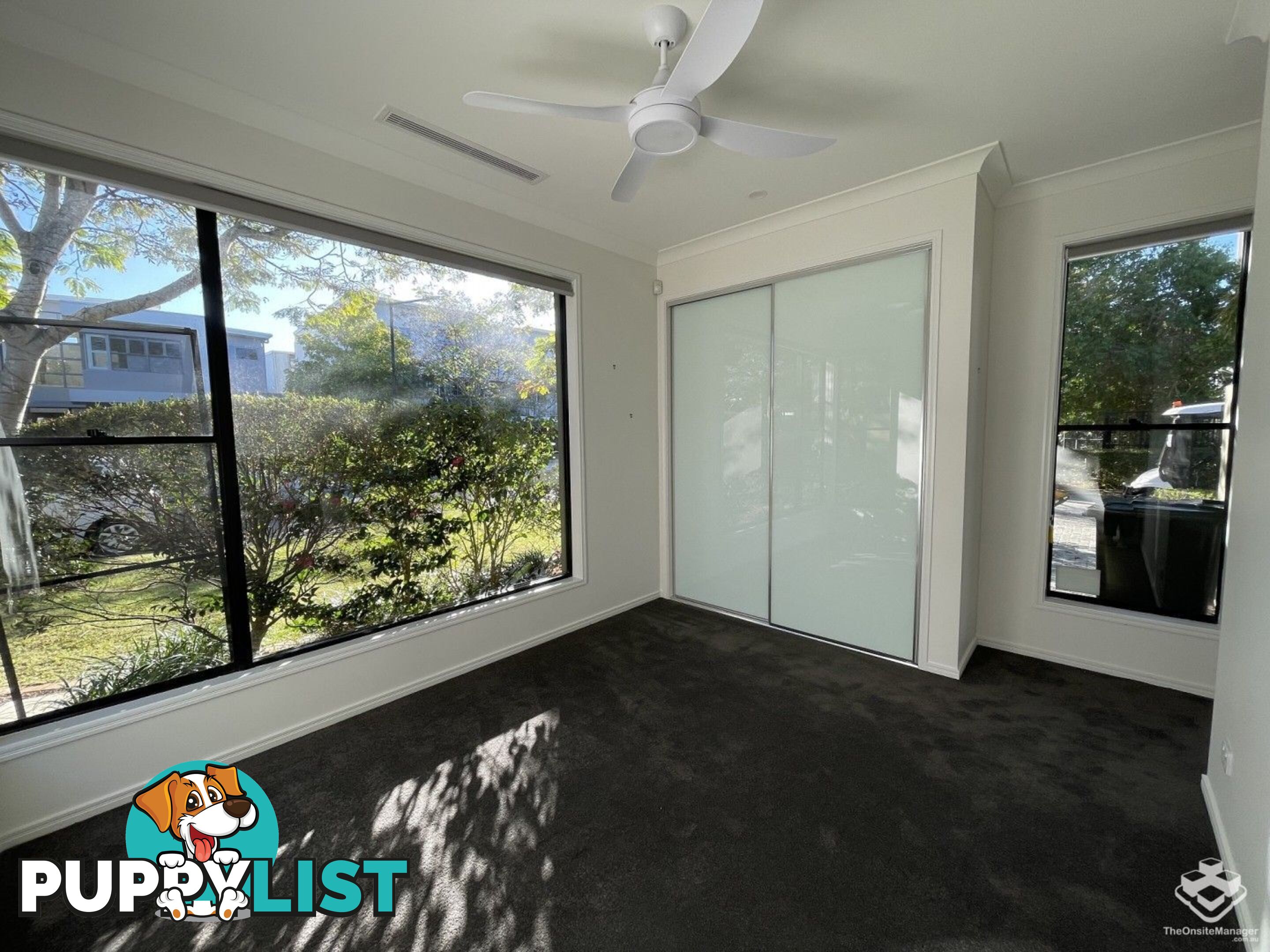 5034 EMERALD ISLAND DRIVE Carrara QLD 4211