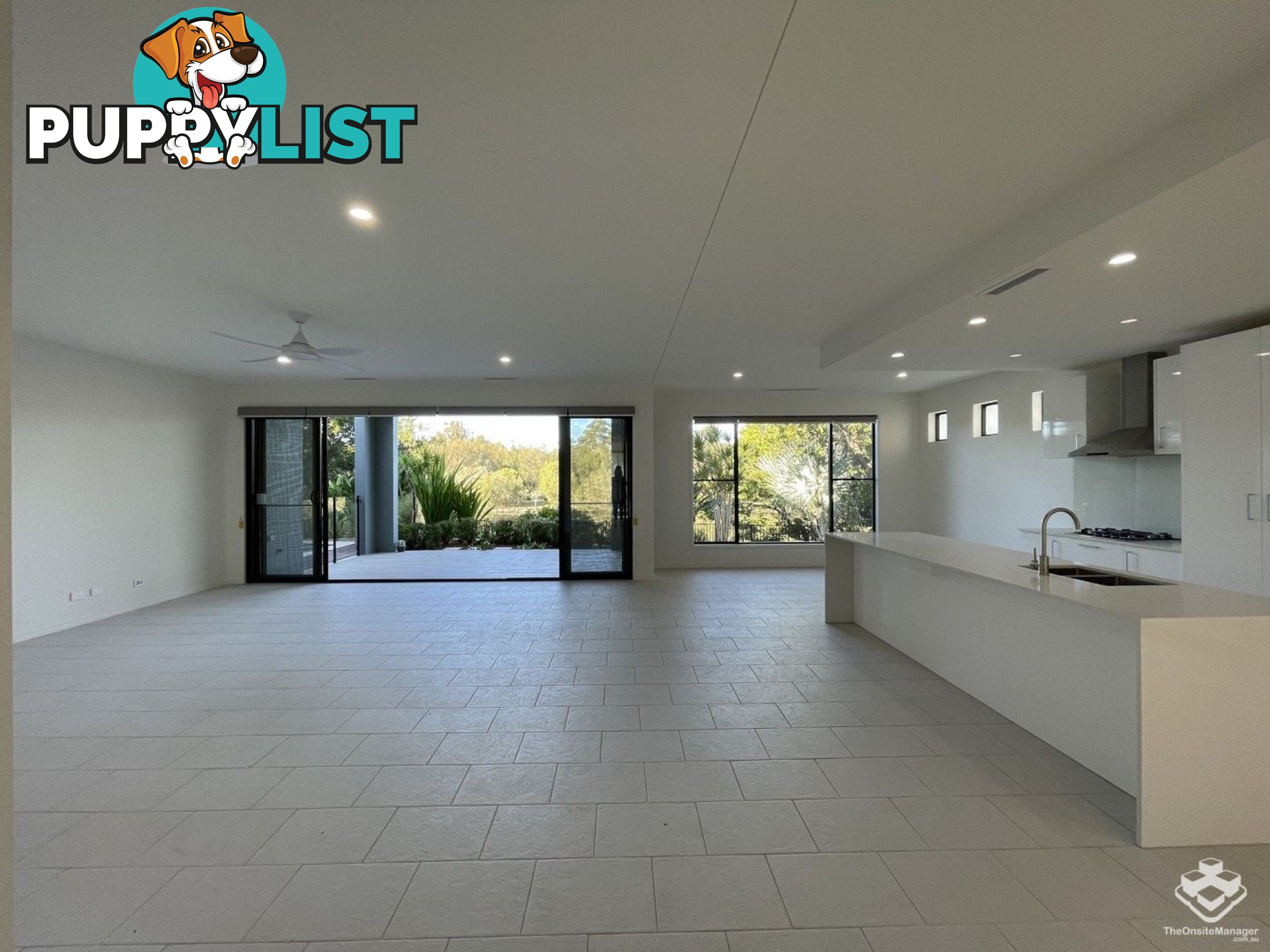 5034 EMERALD ISLAND DRIVE Carrara QLD 4211