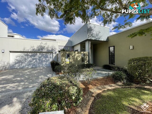 5034 EMERALD ISLAND DRIVE Carrara QLD 4211