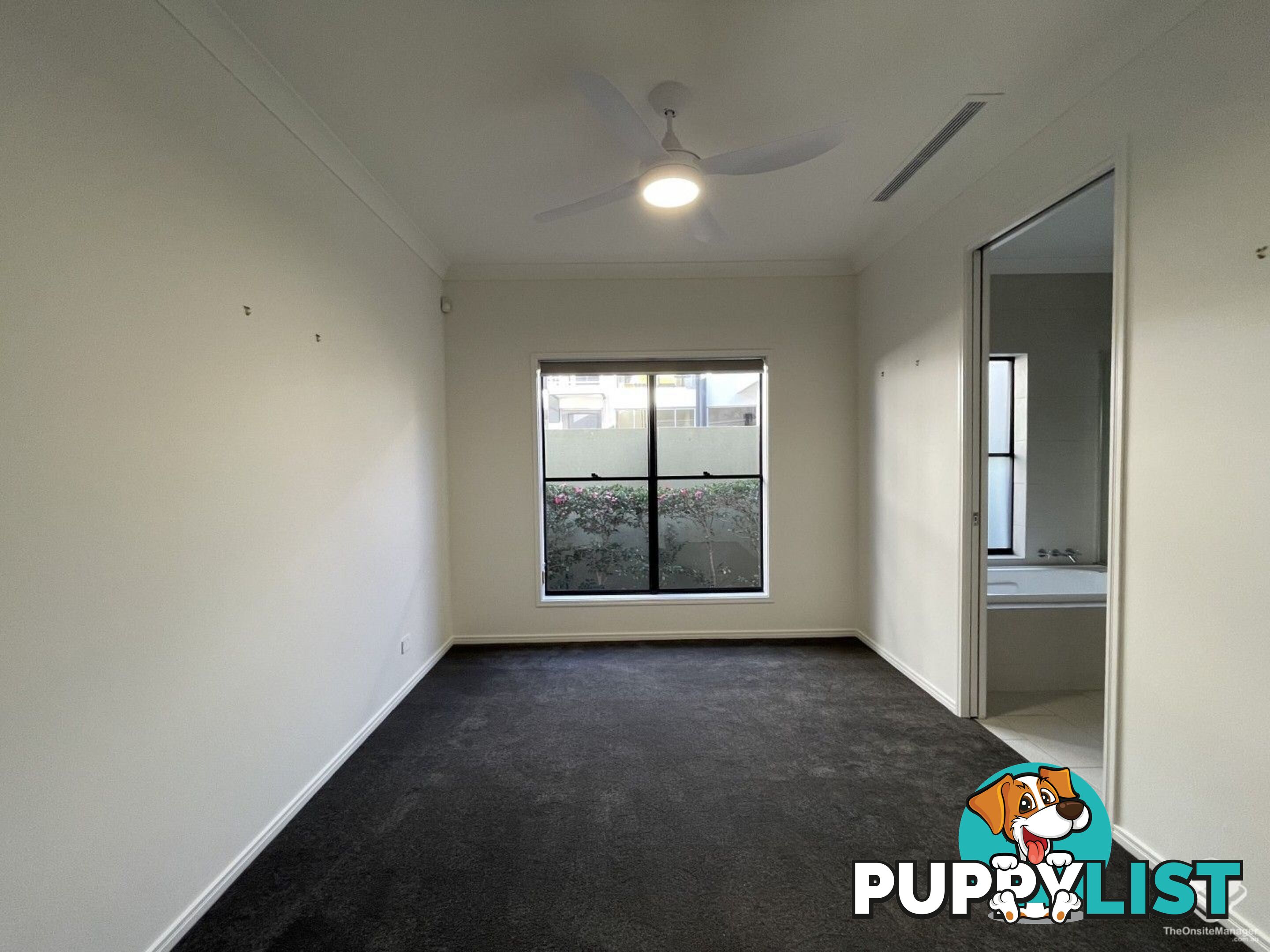 5034 EMERALD ISLAND DRIVE Carrara QLD 4211