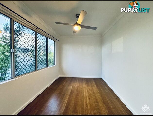 23 Reynolds Avenue Labrador QLD 4215