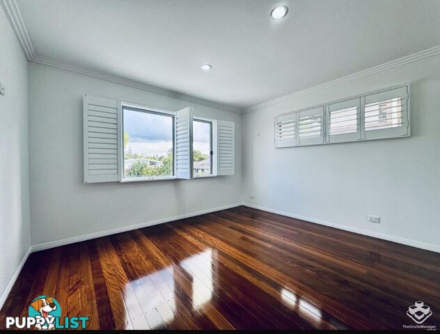 23 Reynolds Avenue Labrador QLD 4215