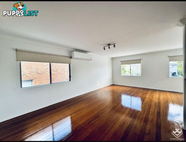 23 Reynolds Avenue Labrador QLD 4215