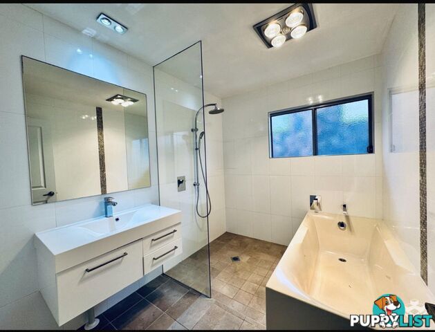 23 Reynolds Avenue Labrador QLD 4215