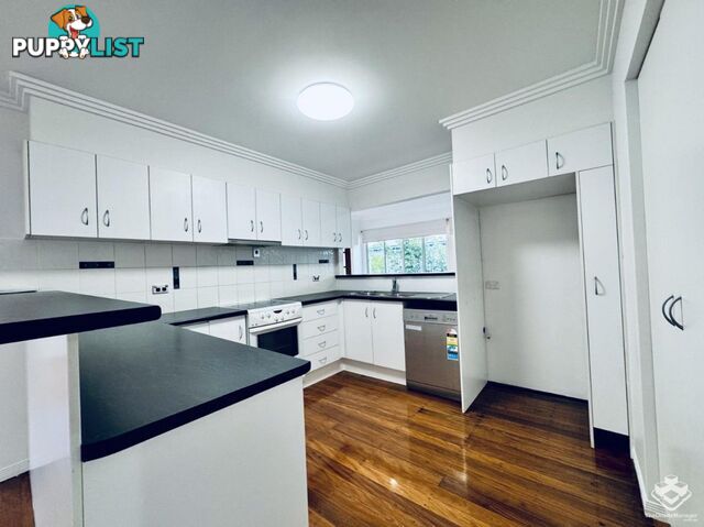 23 Reynolds Avenue Labrador QLD 4215