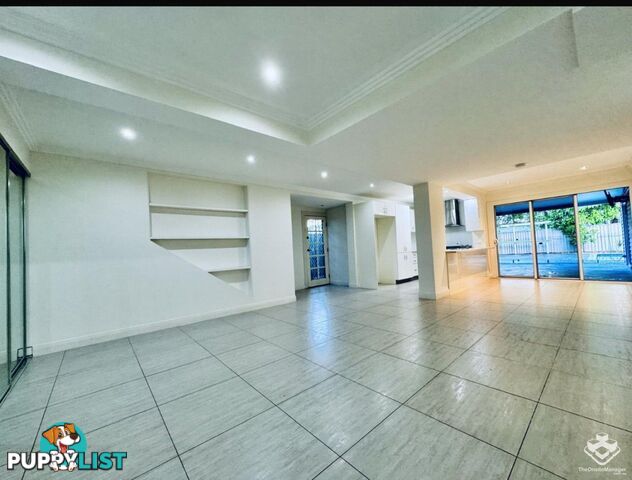 23 Reynolds Avenue Labrador QLD 4215