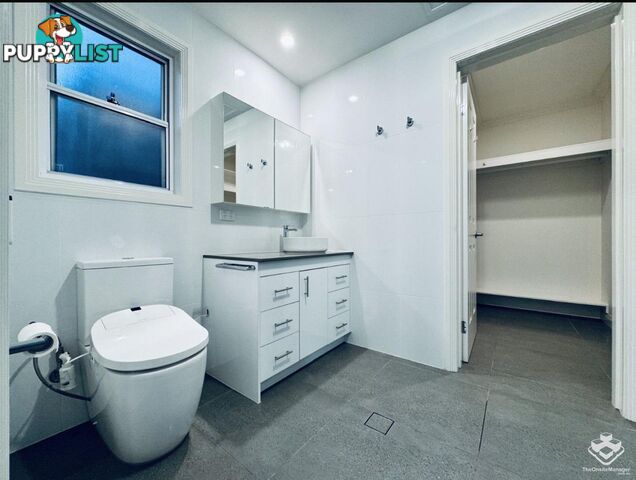 23 Reynolds Avenue Labrador QLD 4215