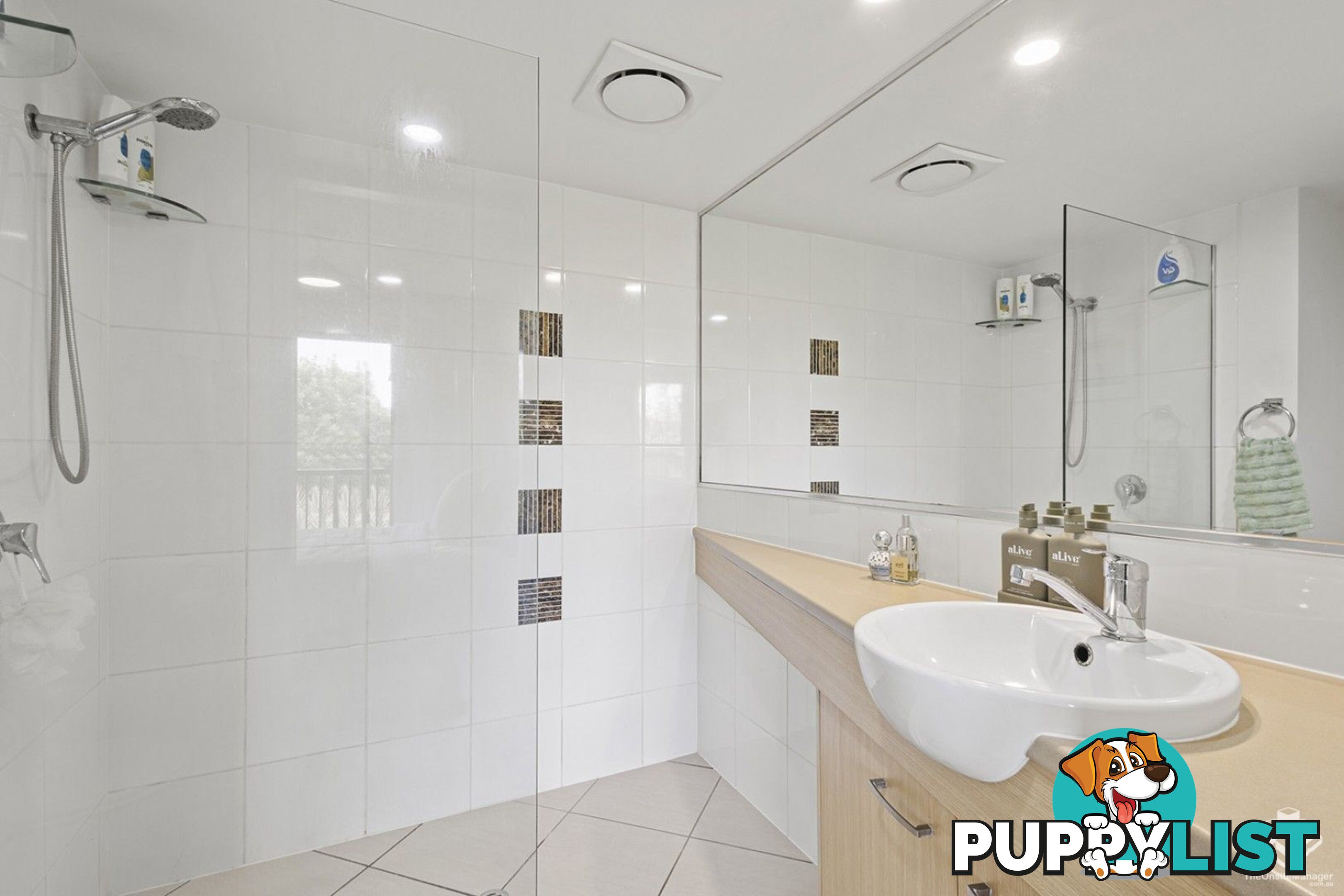 28/10 Grand Parade Kawana Island QLD 4575