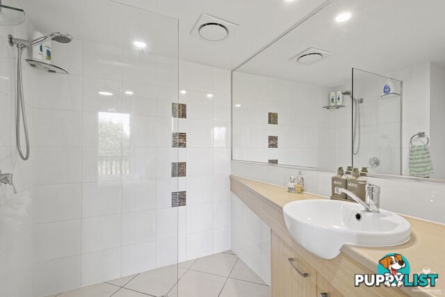 28/10 Grand Parade Kawana Island QLD 4575