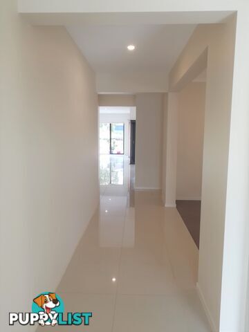 5 Jurien Crescent Varsity Lakes QLD 4227