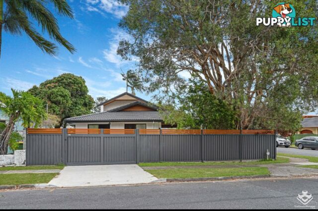 2 Nevenia Street Labrador QLD 4215