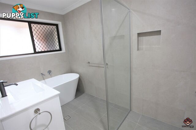 1 Orpheus Road Mermaid Waters QLD 4218