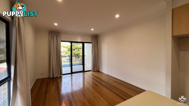 2/76 Worendo Street Southport QLD 4215