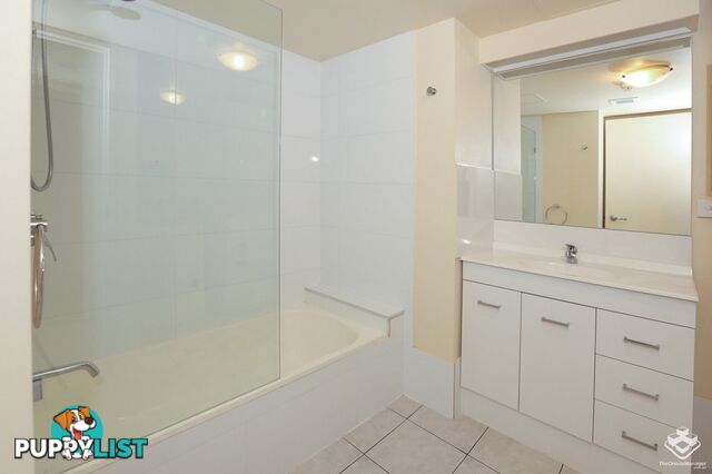 ID:21156705 114 Marine Parade Southport QLD 4215