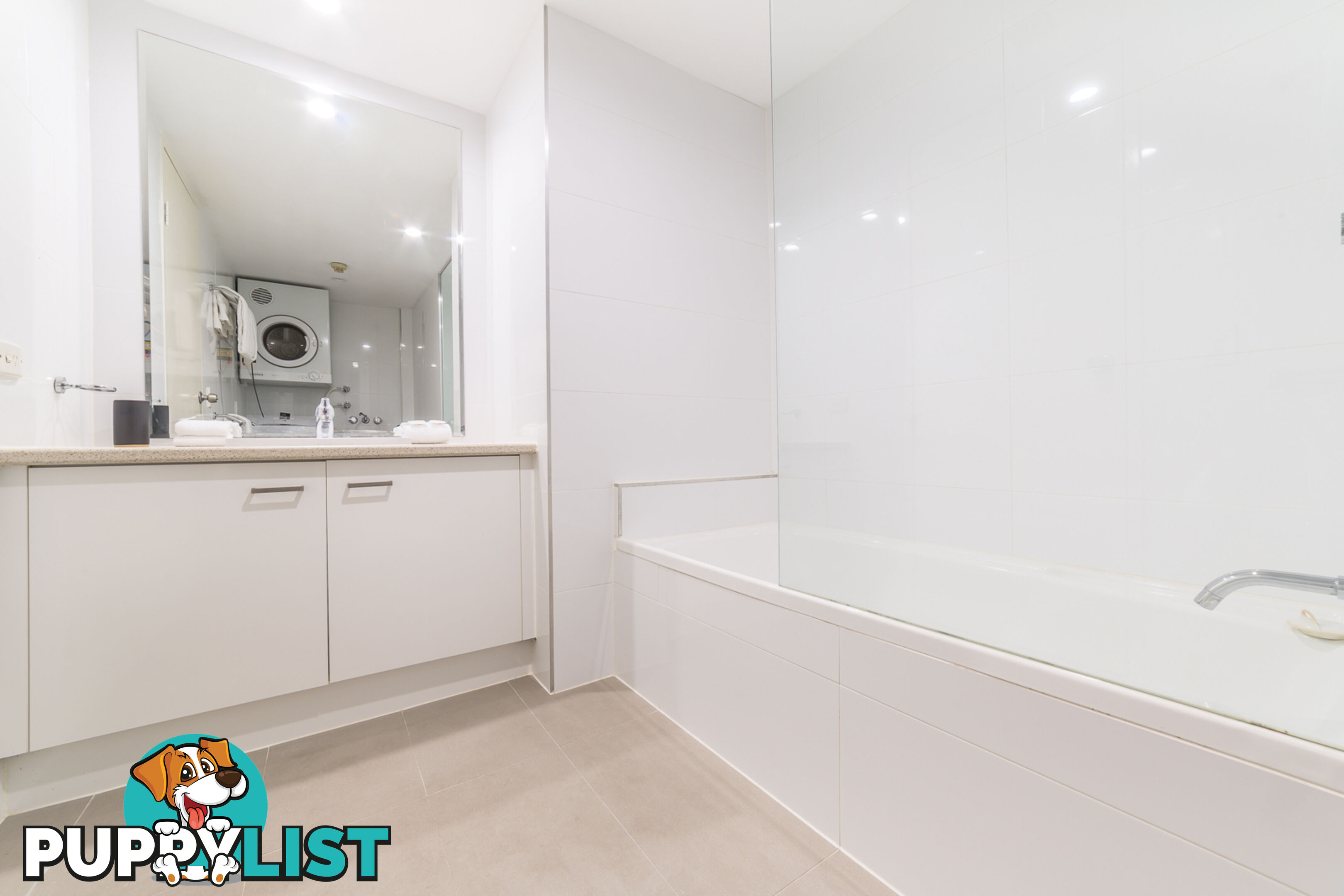 ID:21132069 10 Marine Parade Southport QLD 4215