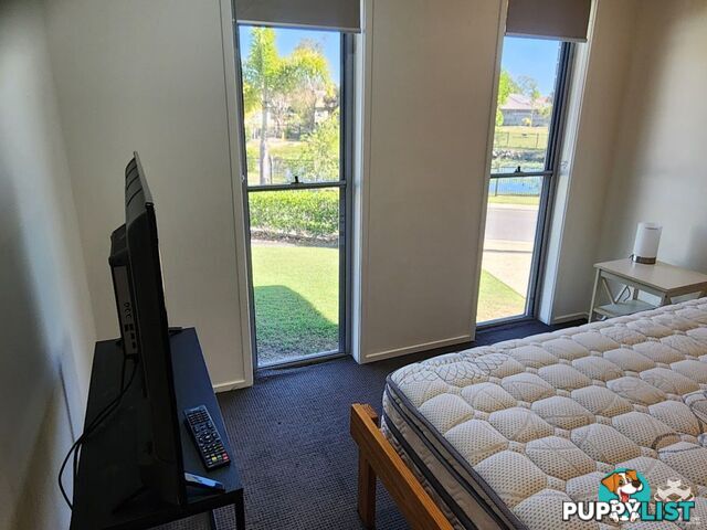 ID:21157345 230 Pulgul Street Urangan QLD 4655