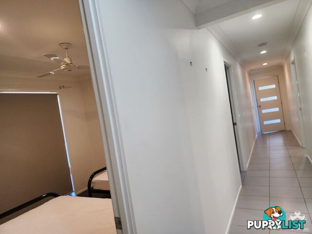 ID:21157345 230 Pulgul Street Urangan QLD 4655