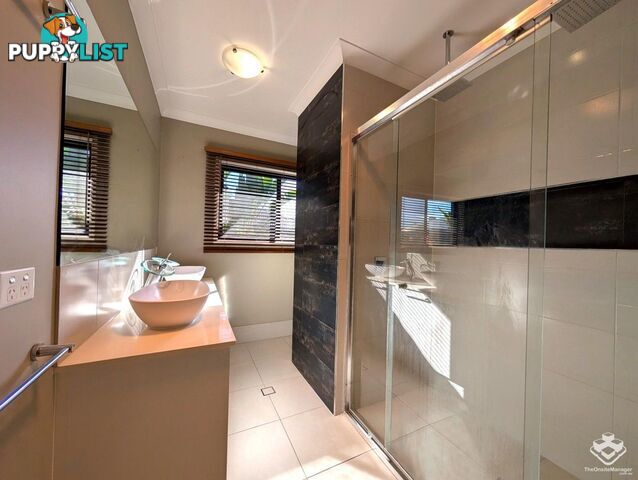 35 The Avenue heathwood QLD 4110