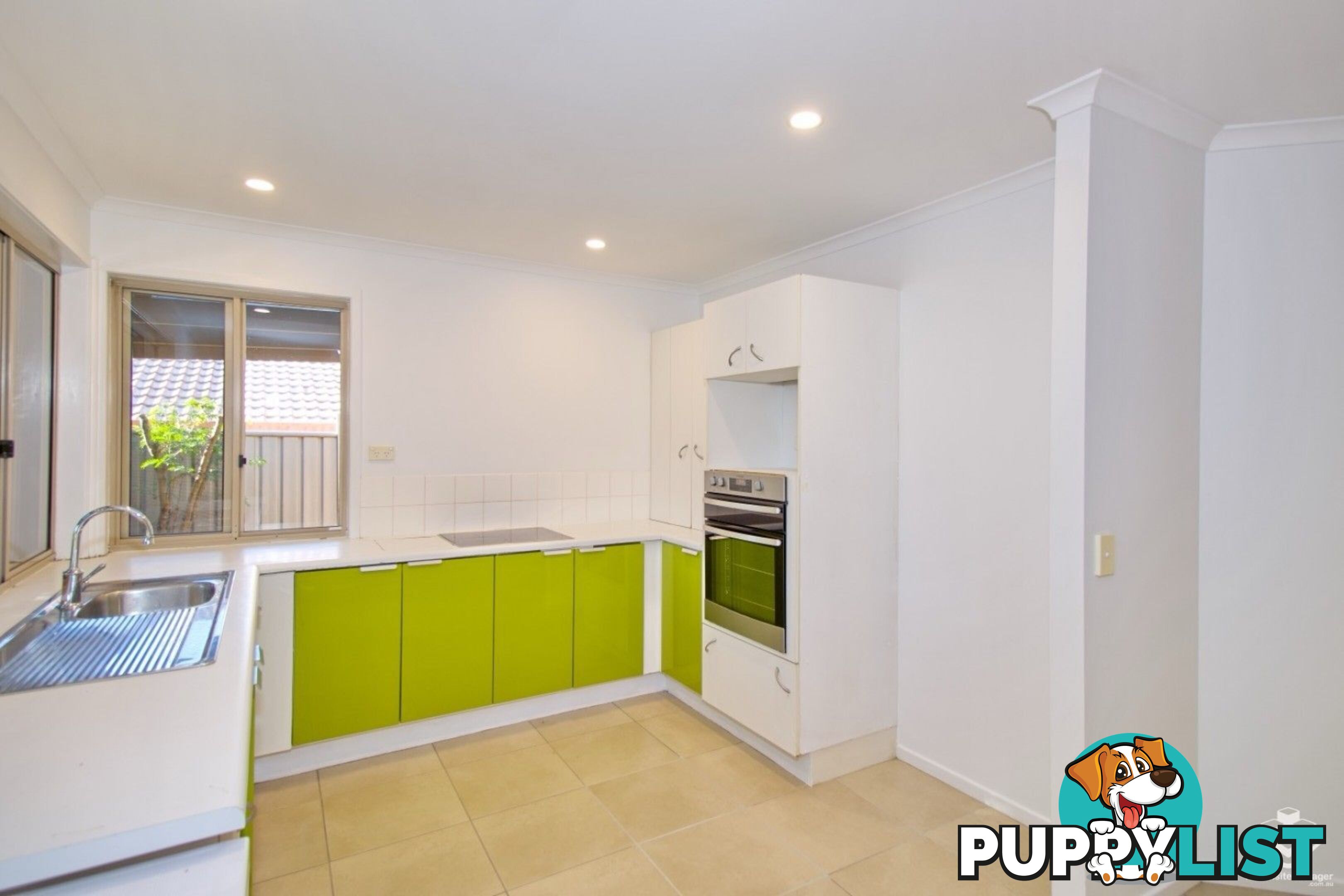 25 Dove Tree Crescent Sinnamon Park QLD 4073