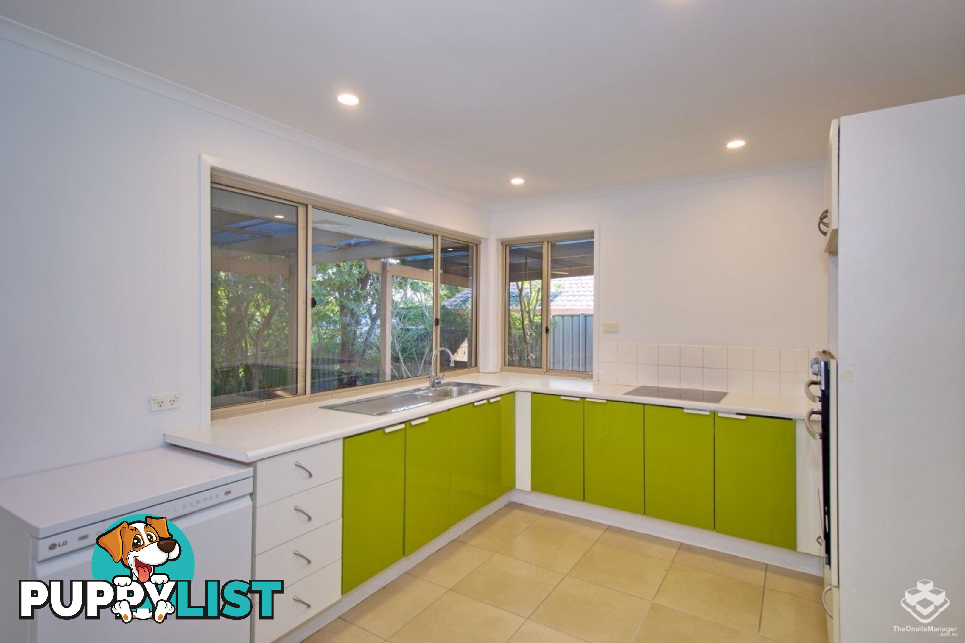 25 Dove Tree Crescent Sinnamon Park QLD 4073