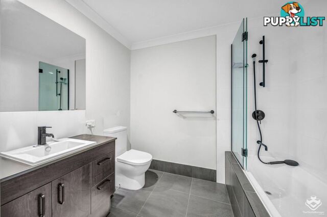 Under applicaiton Berkshire Place Heathwood QLD 4110