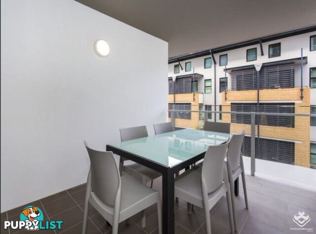 205/113 Commercial Teneriffe QLD 4005