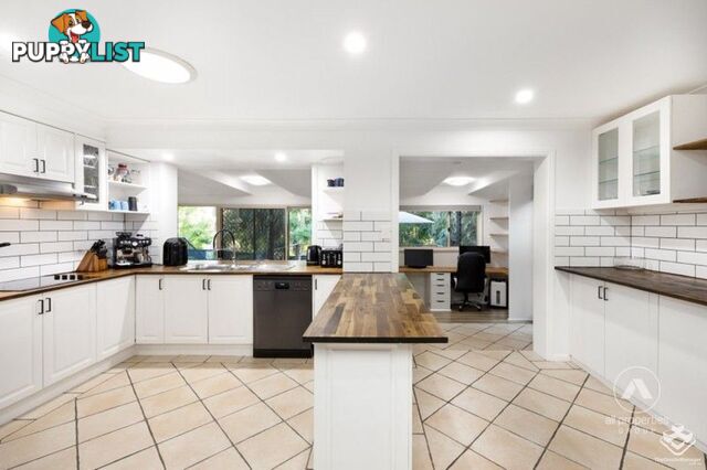 36 Leighton Drive Edens Landing QLD 4207