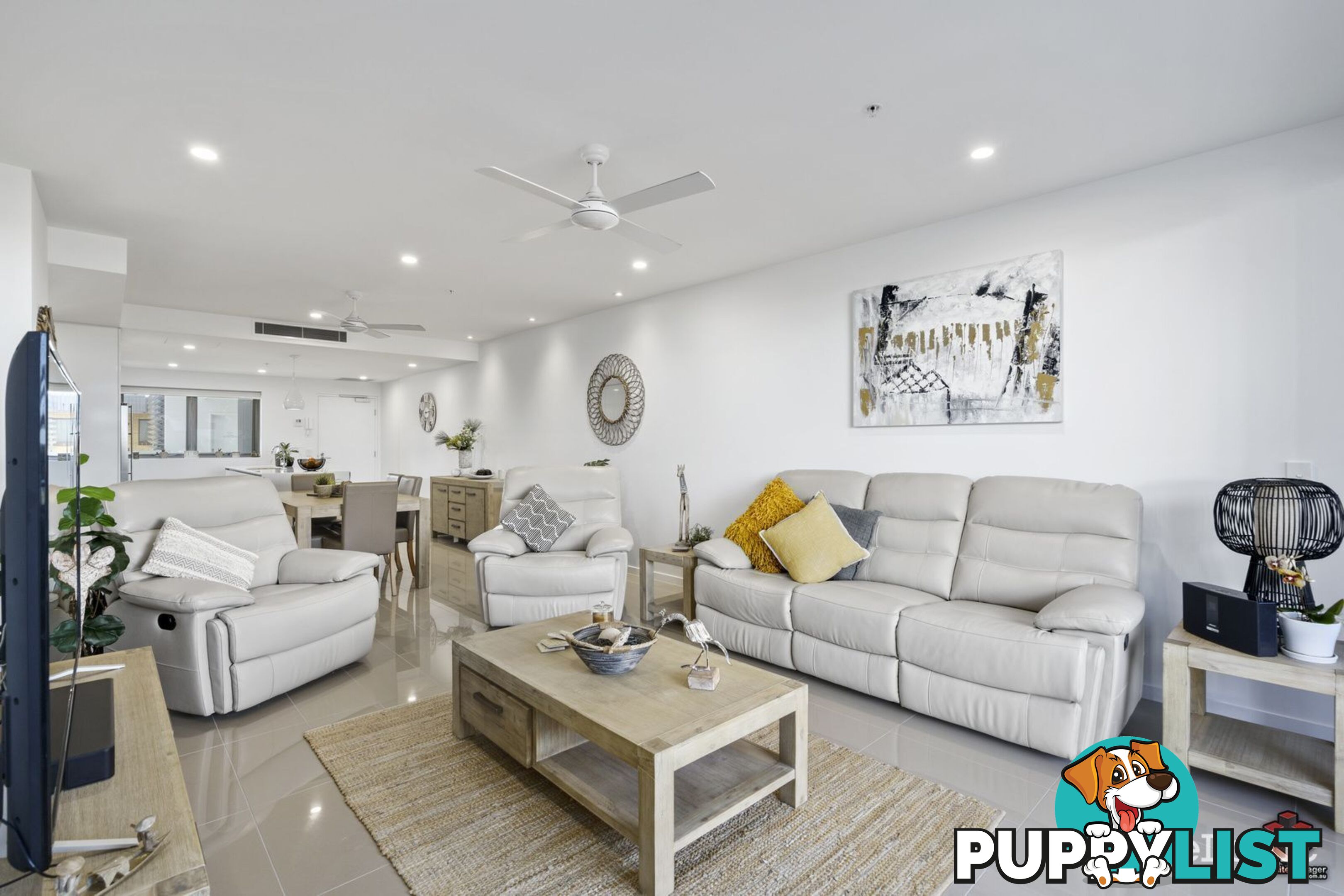 ID:21156428 388 Marine Parade Labrador QLD 4215