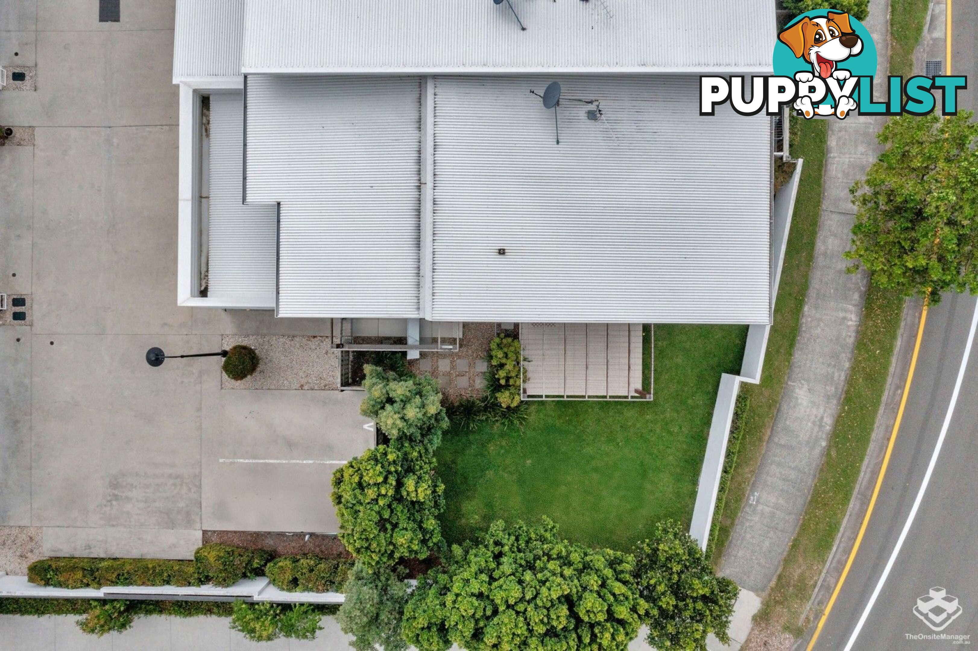 10/2 Waters Close Hope Island QLD 4212