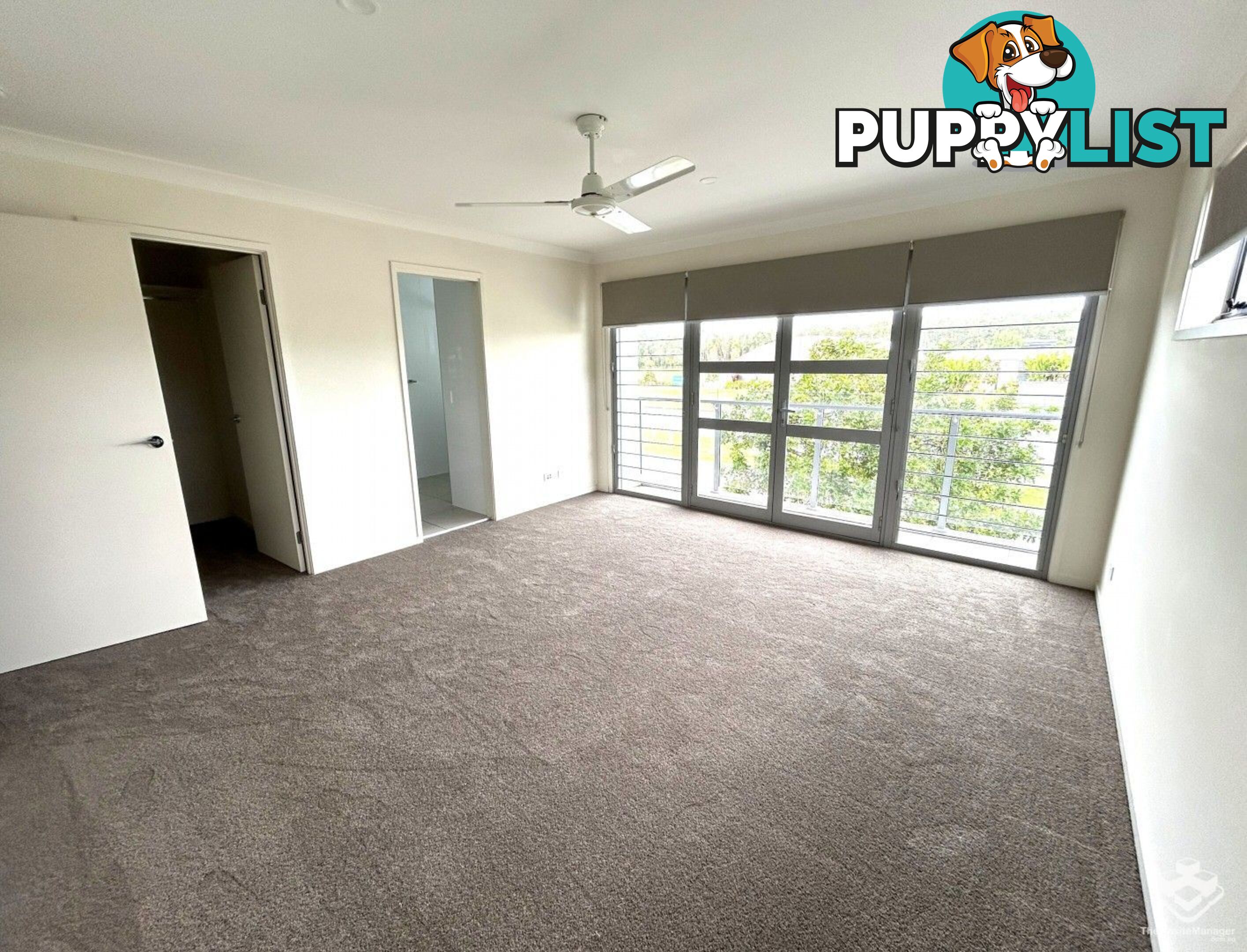 10/2 Waters Close Hope Island QLD 4212